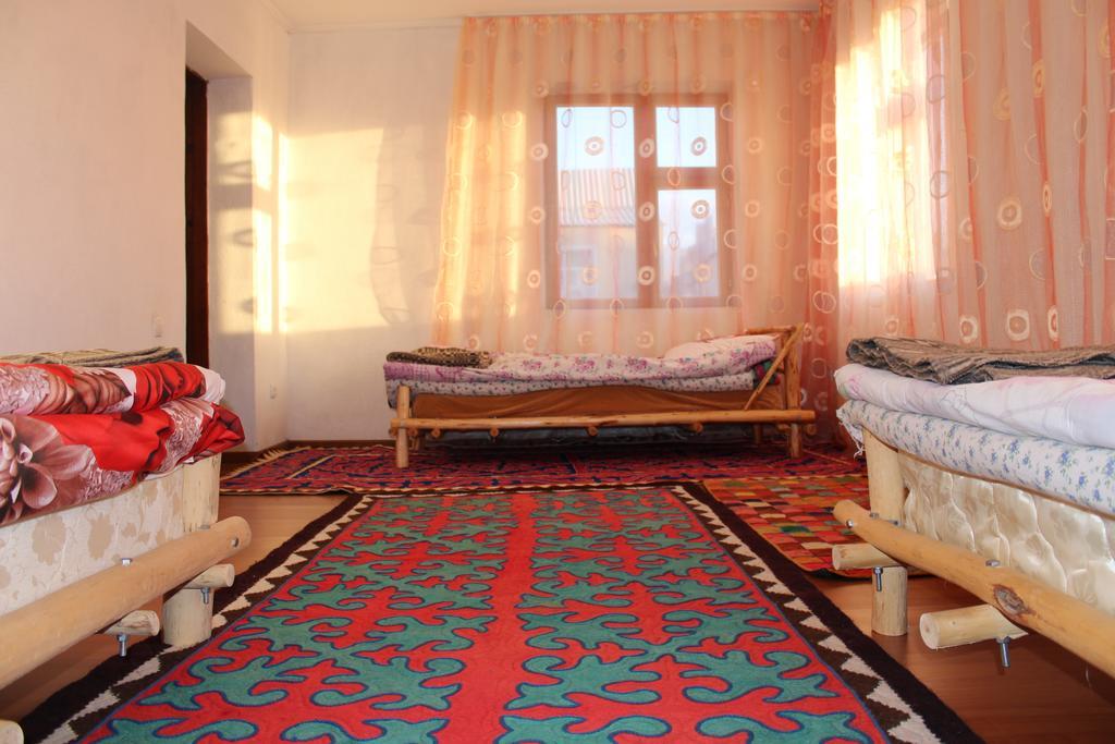 Guest House Guljan Bokonbayevo Luaran gambar