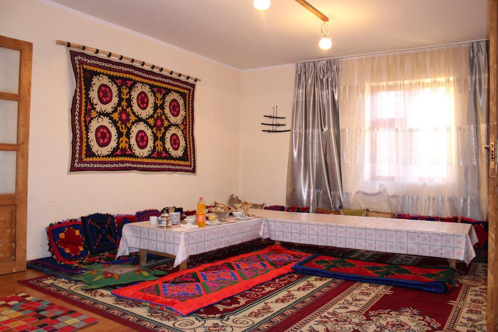 Guest House Guljan Bokonbayevo Luaran gambar