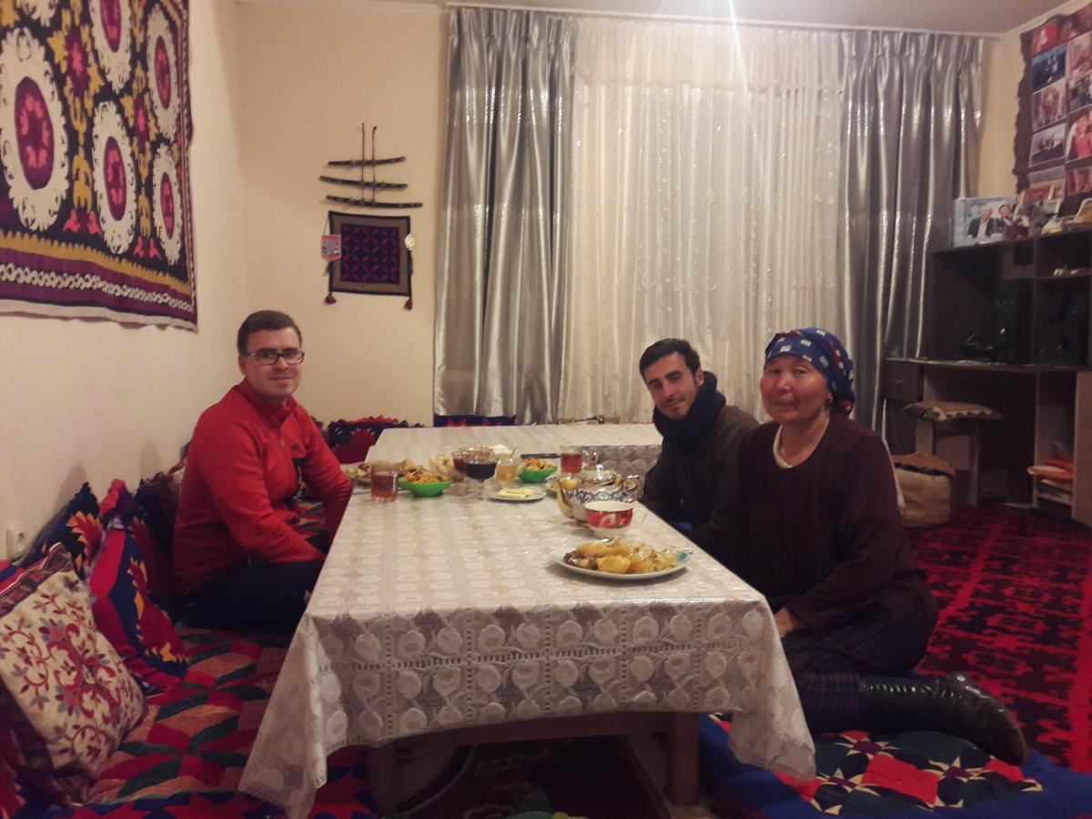 Guest House Guljan Bokonbayevo Luaran gambar